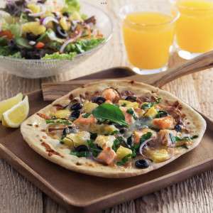 Salmon spinach pizza seafood pizza simple and easy healthy pizza